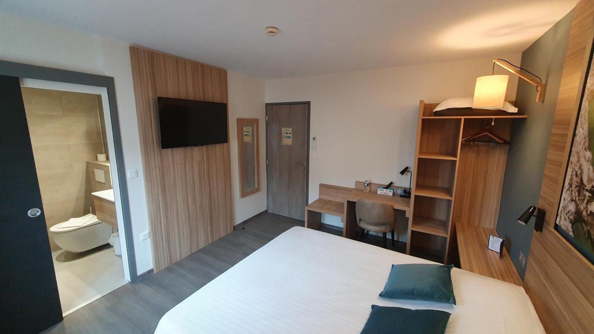 Logis Hotel - Les Pasteliers ลาวัวร์ ภายนอก รูปภาพ