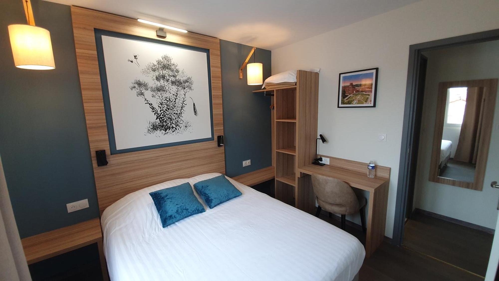 Logis Hotel - Les Pasteliers ลาวัวร์ ภายนอก รูปภาพ