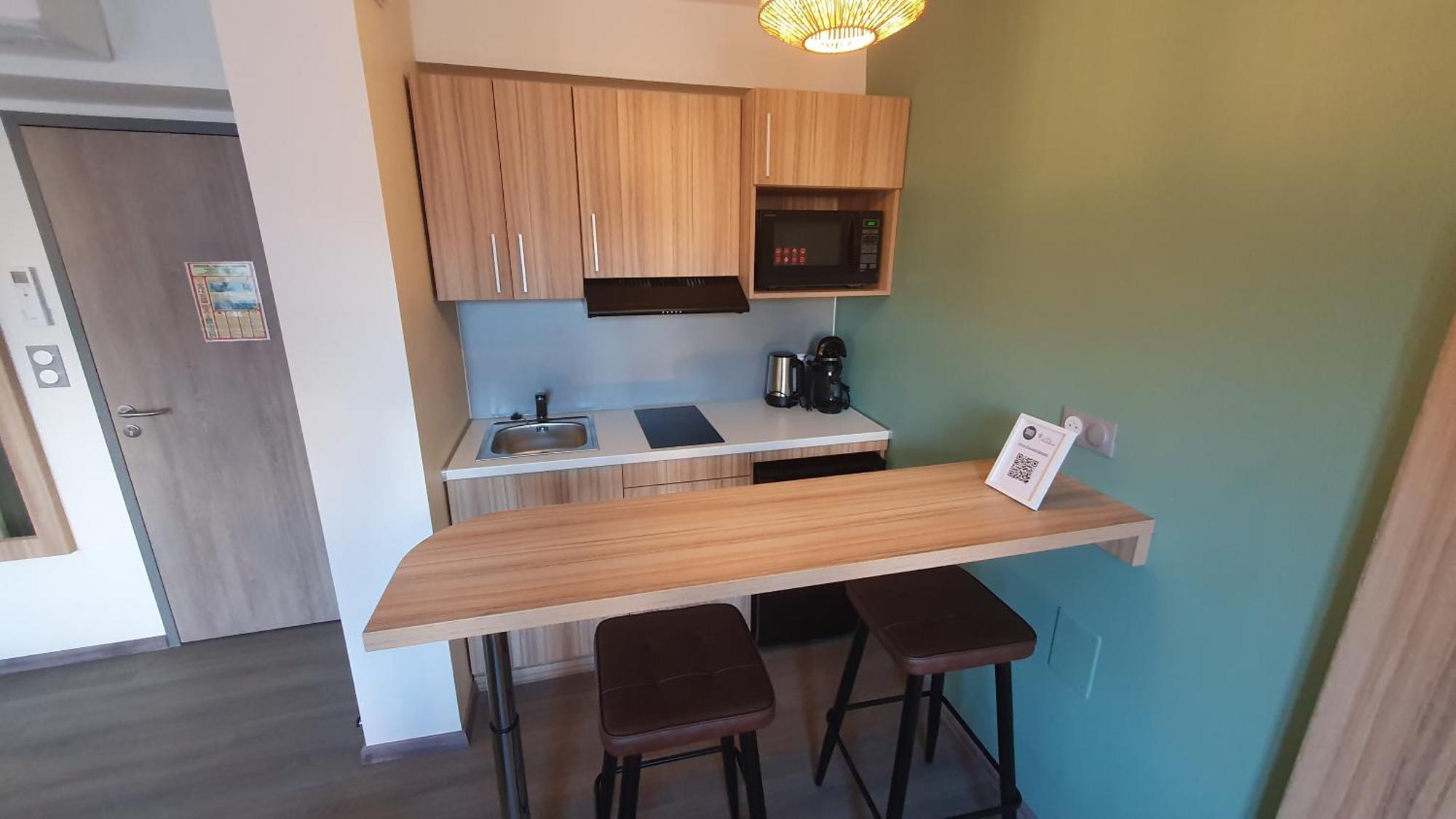 Logis Hotel - Les Pasteliers ลาวัวร์ ภายนอก รูปภาพ