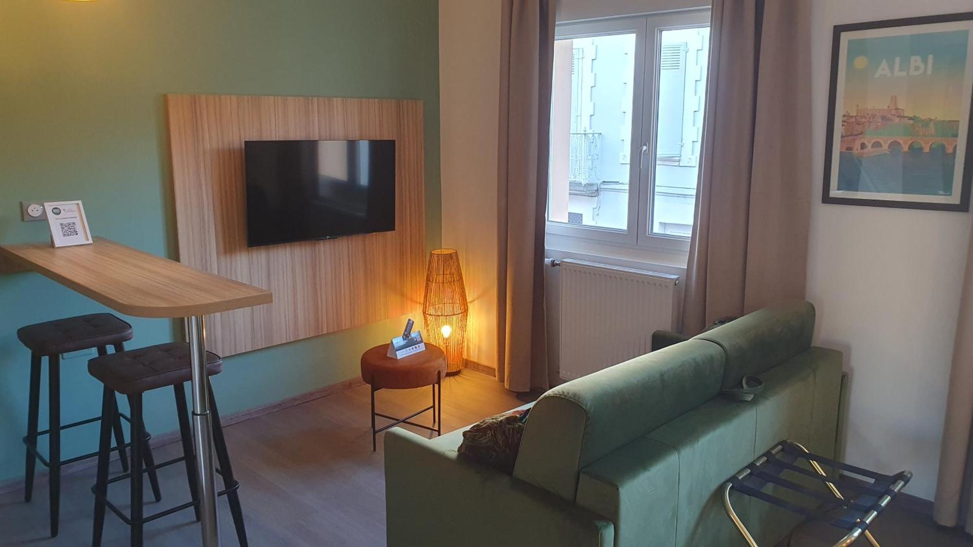 Logis Hotel - Les Pasteliers ลาวัวร์ ภายนอก รูปภาพ